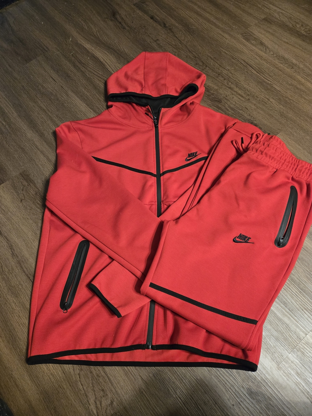 Nike Men's Red Full-Zip Hoodie & Jogger Set XL in Like New Condition